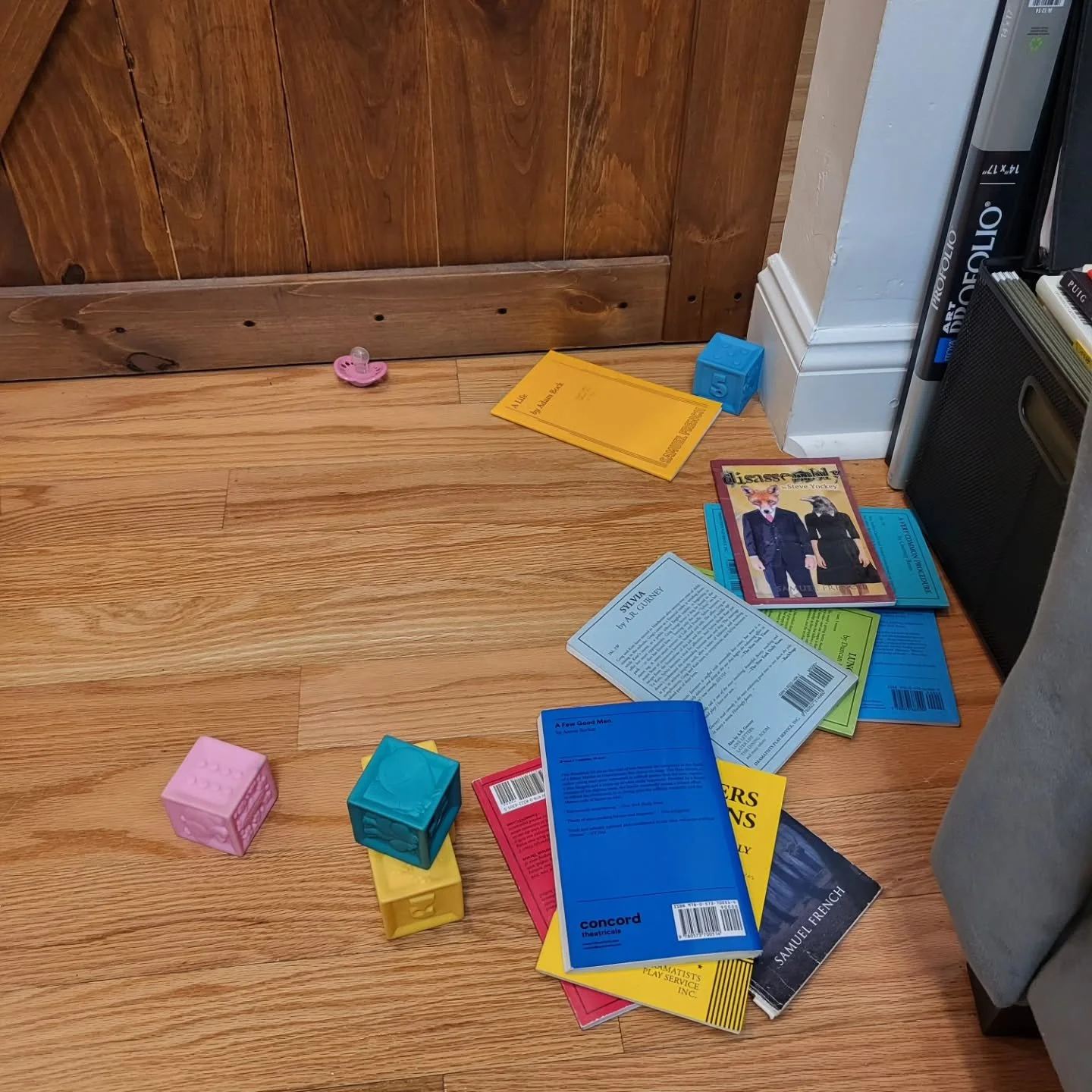 Our newest employee has a...unique...approach to play selection...
Swipe to see Scarlett, Casey's daughter, and Aaron hard at work at the Creative License office earlier this week! 
We're spending our Spring finalizing casting, reading scripts, &amp;