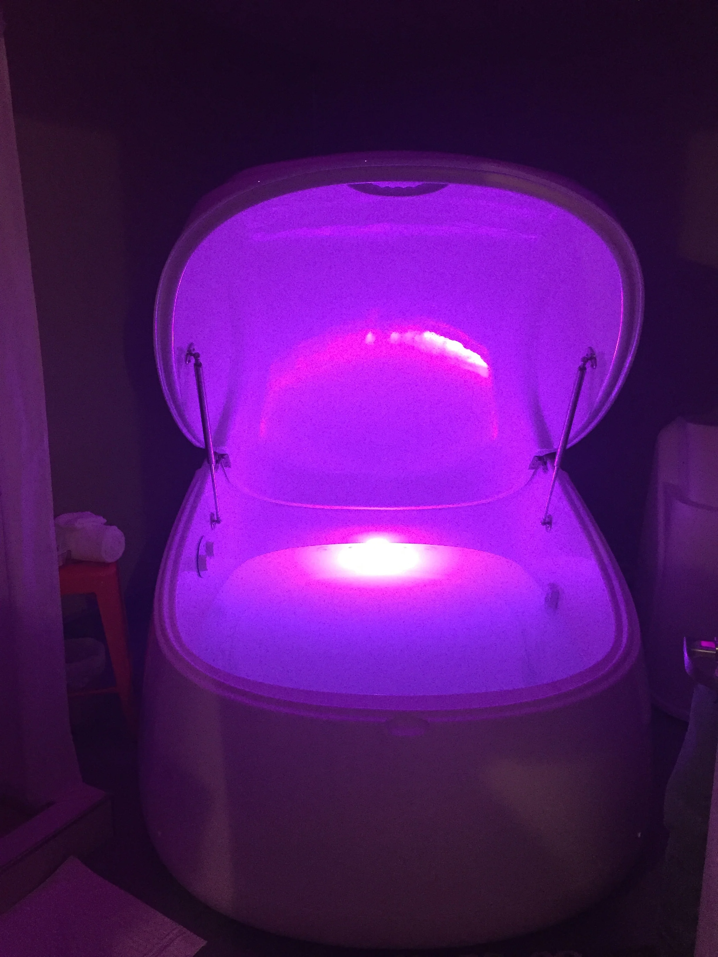 This is a pod that you use to float. There is also a bigger space within a room that can be used as well. It's shown in the video. 