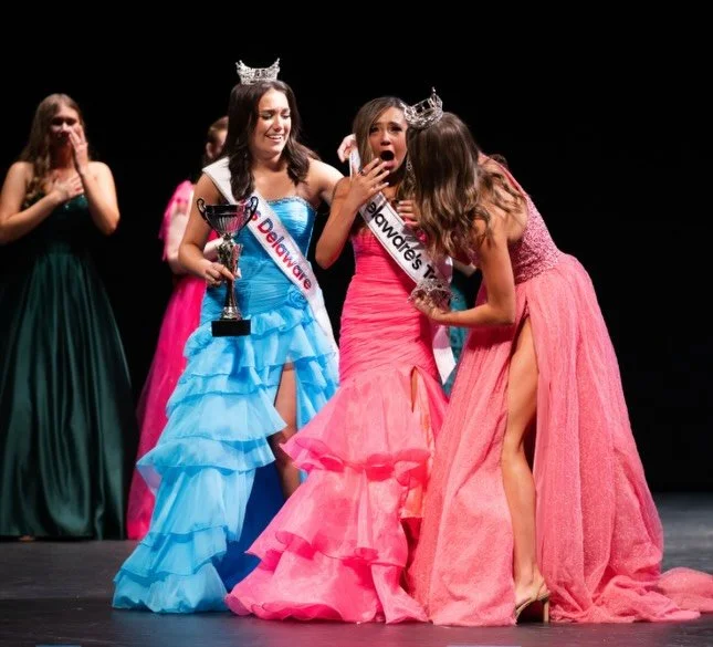 Delaware you&rsquo;ve got a brand new teen queen&hellip; and boy are you in good hands. 

Erin @missamericasteende , to have gotten to know you and your family this year has been the greatest blessing. Your bright personality and spirit lights every 
