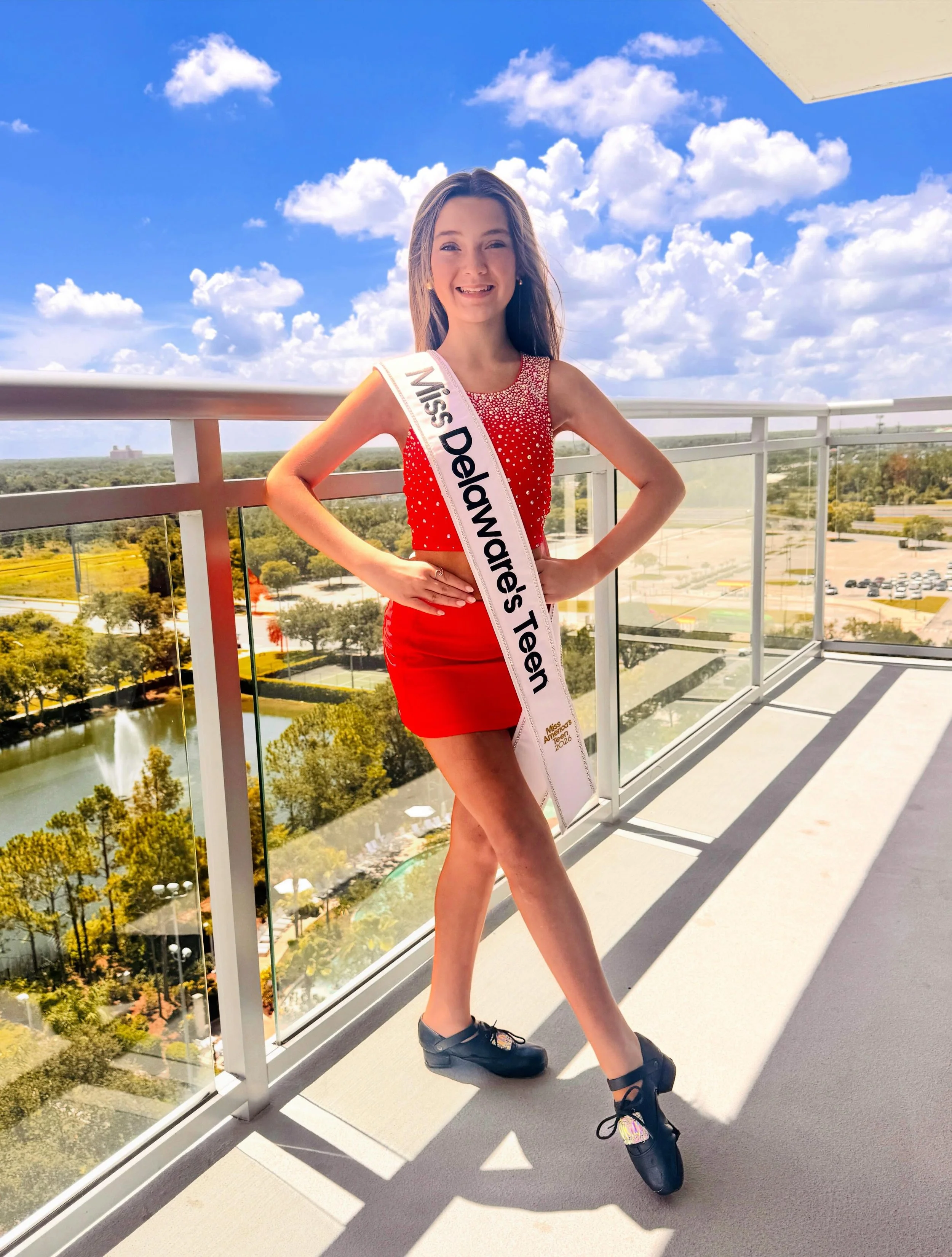So excited and grateful to compete in Orlando, Florida at the North American Irish Dance National Championships tomorrow. Loving my @rebelathletic for practice so much. &hearts;️ So hapoy to be here! &hearts;️🇺🇸&hearts;️ #missamericafit #irishdance
