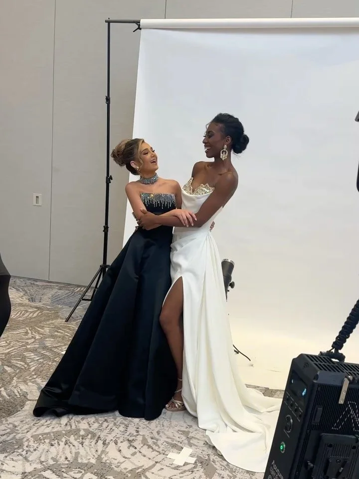 Sisterhood is encouragement and a celebration of one another. This very pillar is one that is so unique to the Miss America Opportunity, something I not only feel blessed, but incredibly proud, to be a part of. 🖤🤍

@jessiepalumbo you are beyond ama