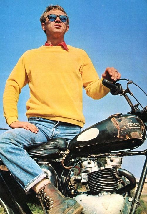 kaws x peanuts sweater