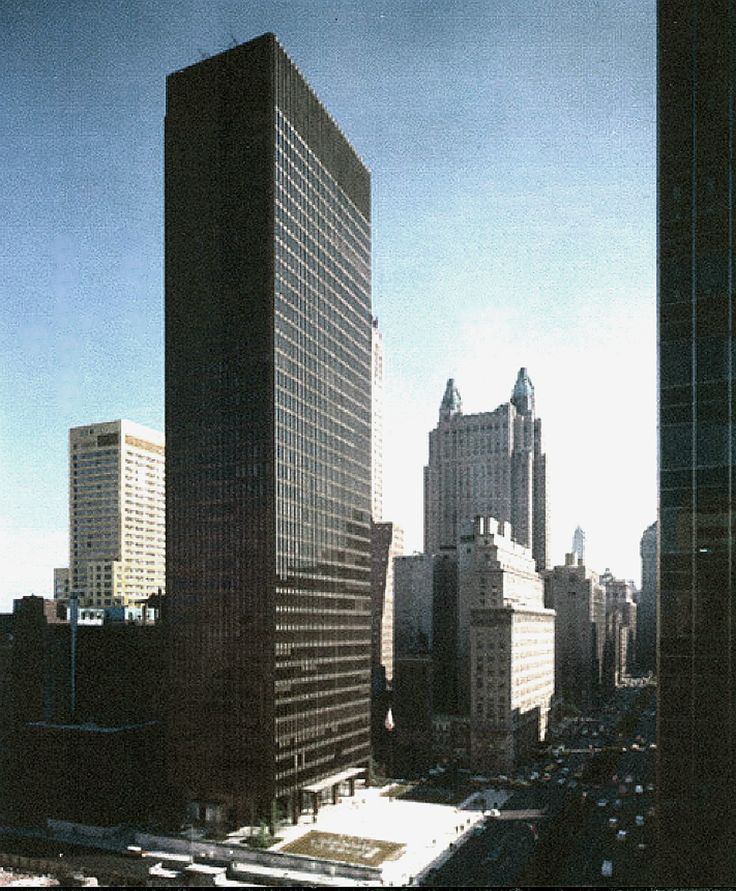The Seagram Building, Mies van der Rohe and Philip Johnson 