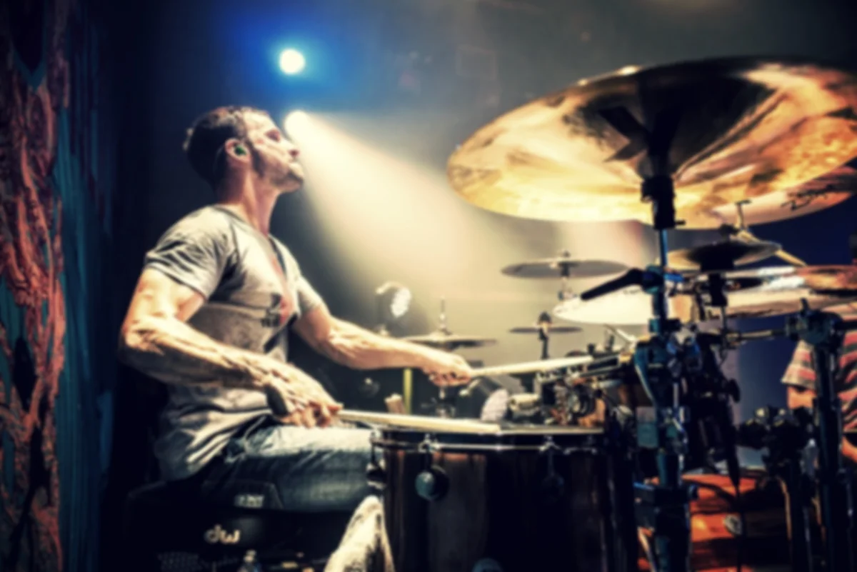 xaugust-burns-red-511.jpg.pagespeed.ic.e_MAm9Gu8I.jpg
