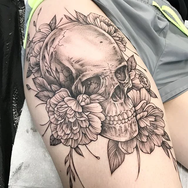 Skulls and flowers always go well together, don&rsquo;t ya think?