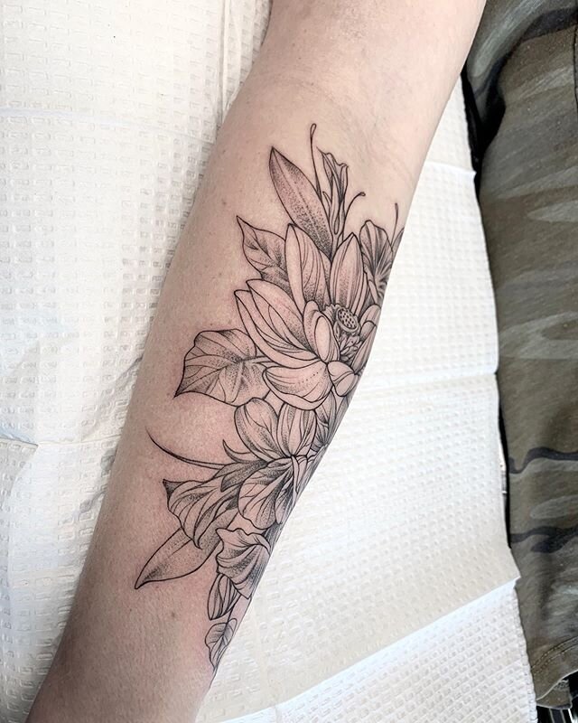 Lotus, violets, and morning glories I tattooed today.  I love a fine line piece with just a little whip shading for depth,  like a pencil drawing on paper.👏🏻