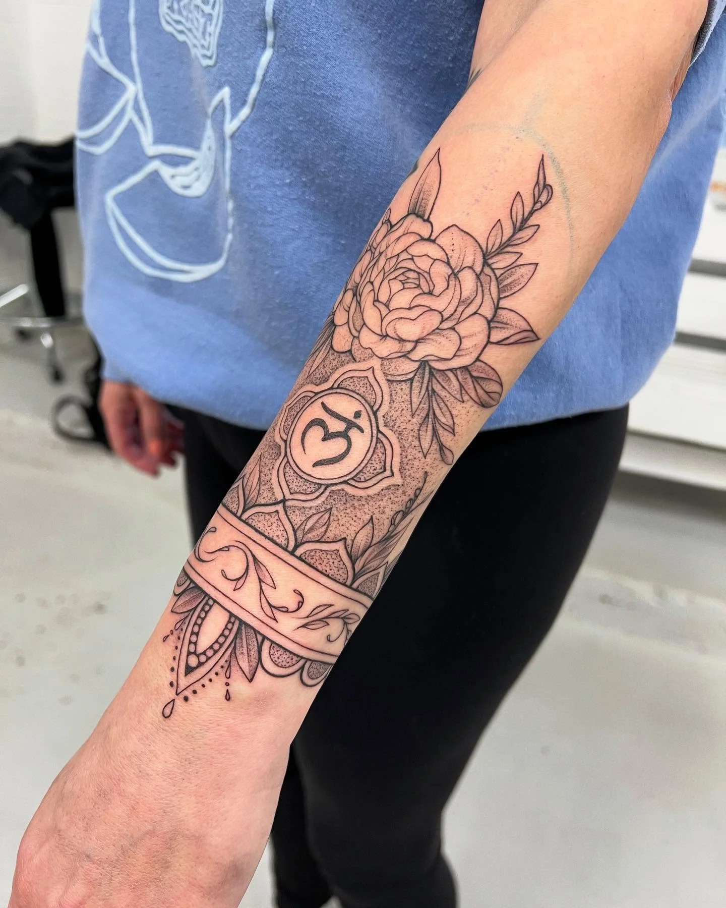 Don&rsquo;t even ask how we got this patterned band to meet up perfectly on the inside of the wrist...
😮&zwj;💨😎🤙🏻