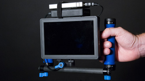 The rig feels great in your hands, and weighs 2.8lbs including batteries. 