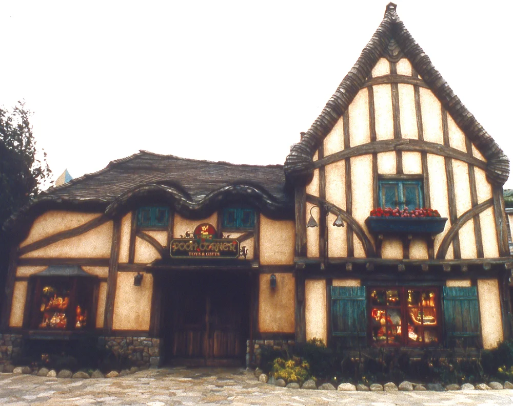 1POOHHOUSE.jpg