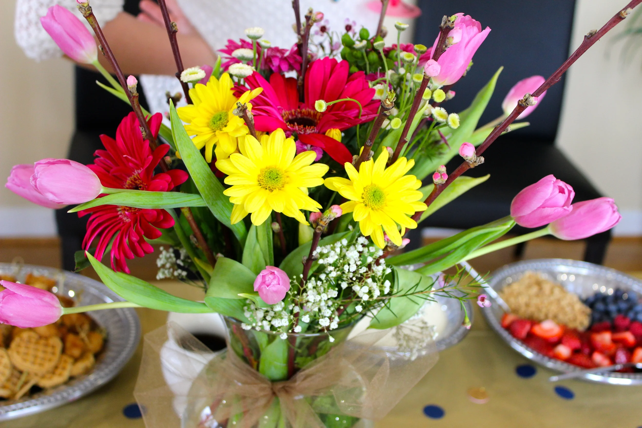 Proud shout out to Liz TH for the flowers! She did an awesome job putting this Springy arrangement together! 
