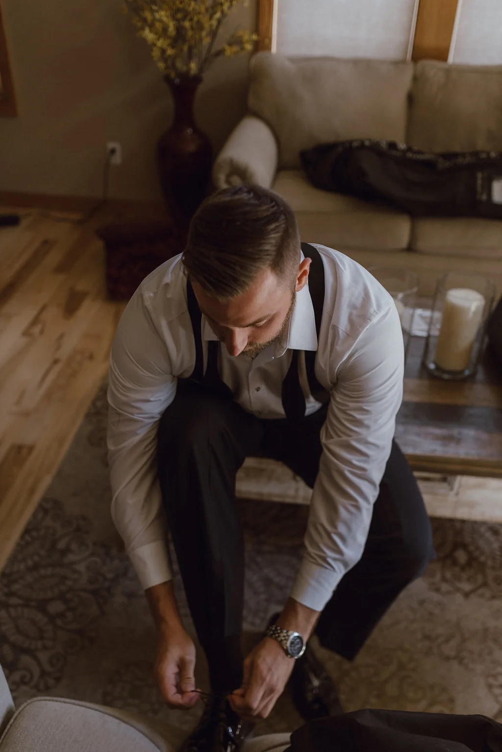 OVER-THE-VINES-WEDDING-PHOTOGRAPHY-BY-MEGAN-SAUL-PHOTOGRAPHY-GROOM-GETTING-READY(51of70).jpg