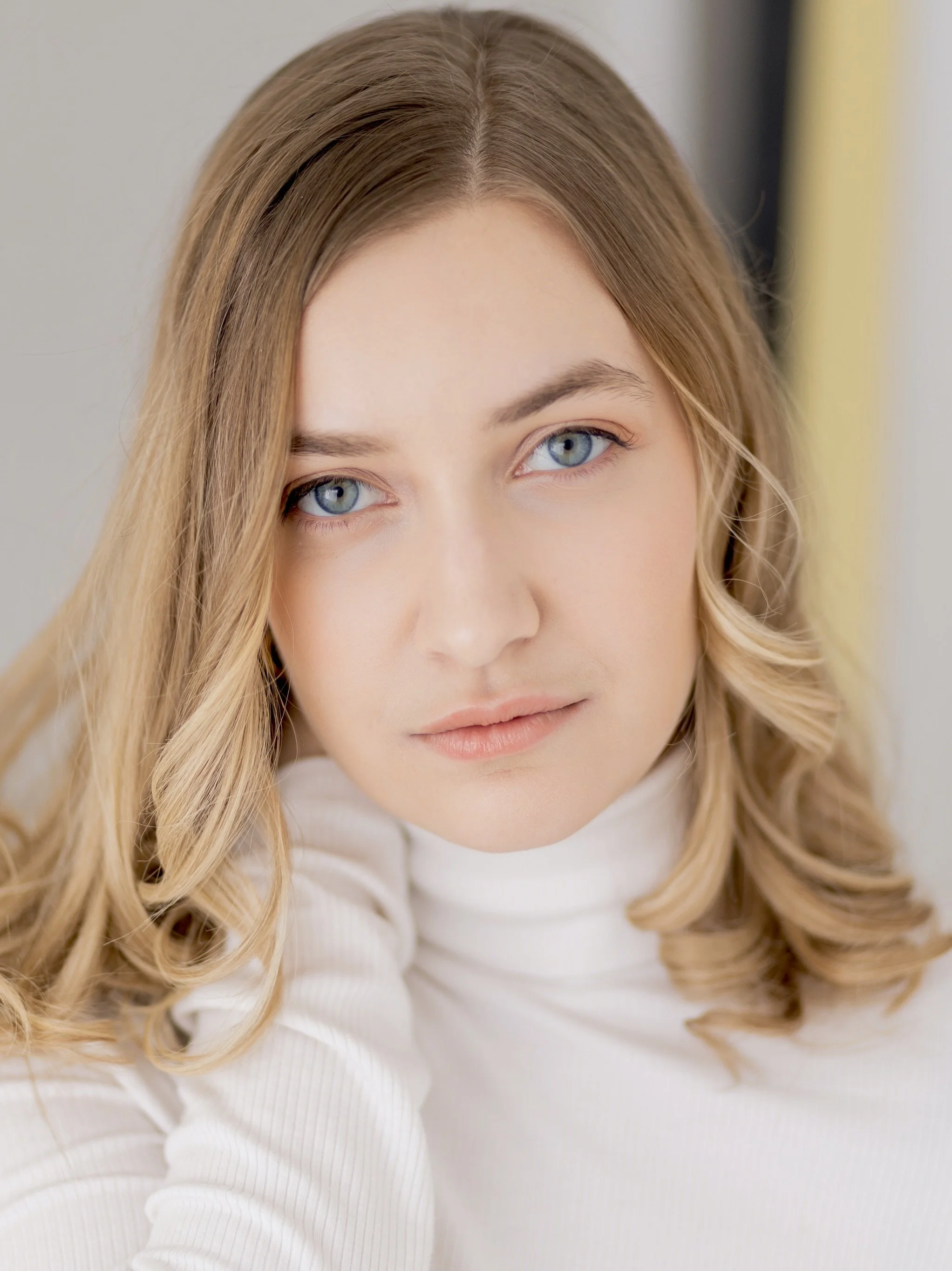 AmelieT_Headshots-Final_LexinePhotographie(vers2)-1.jpg