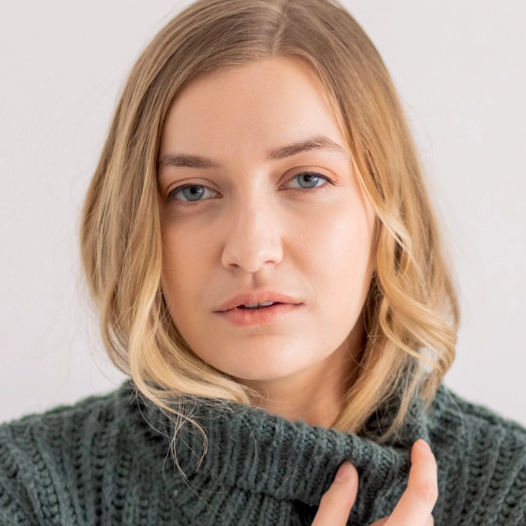 AmelieT_Headshots-Final_LexinePhotographie%28vers2%29-16.jpg