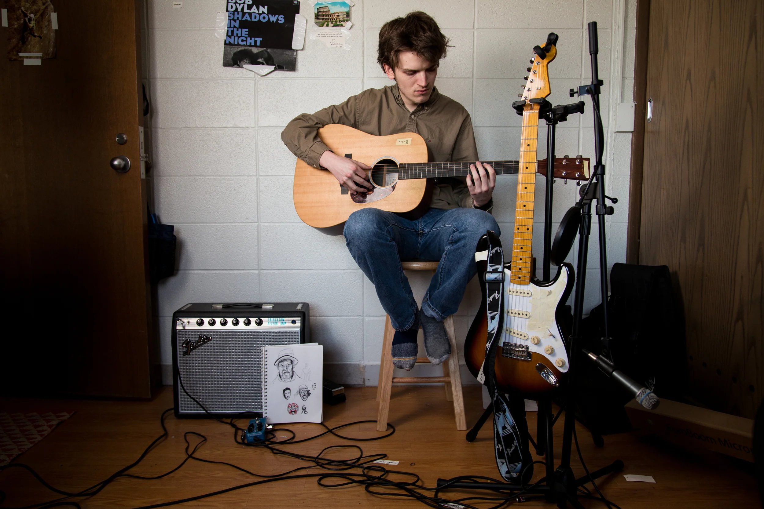 Andrew Mendosa, a sophomore at Syracuse University, looks up to idols such as Bob Dylan and Mac DeMarco as he creates music in his dorm room. Mendosa is soon to release his debut album, entitled 'Banzai'.