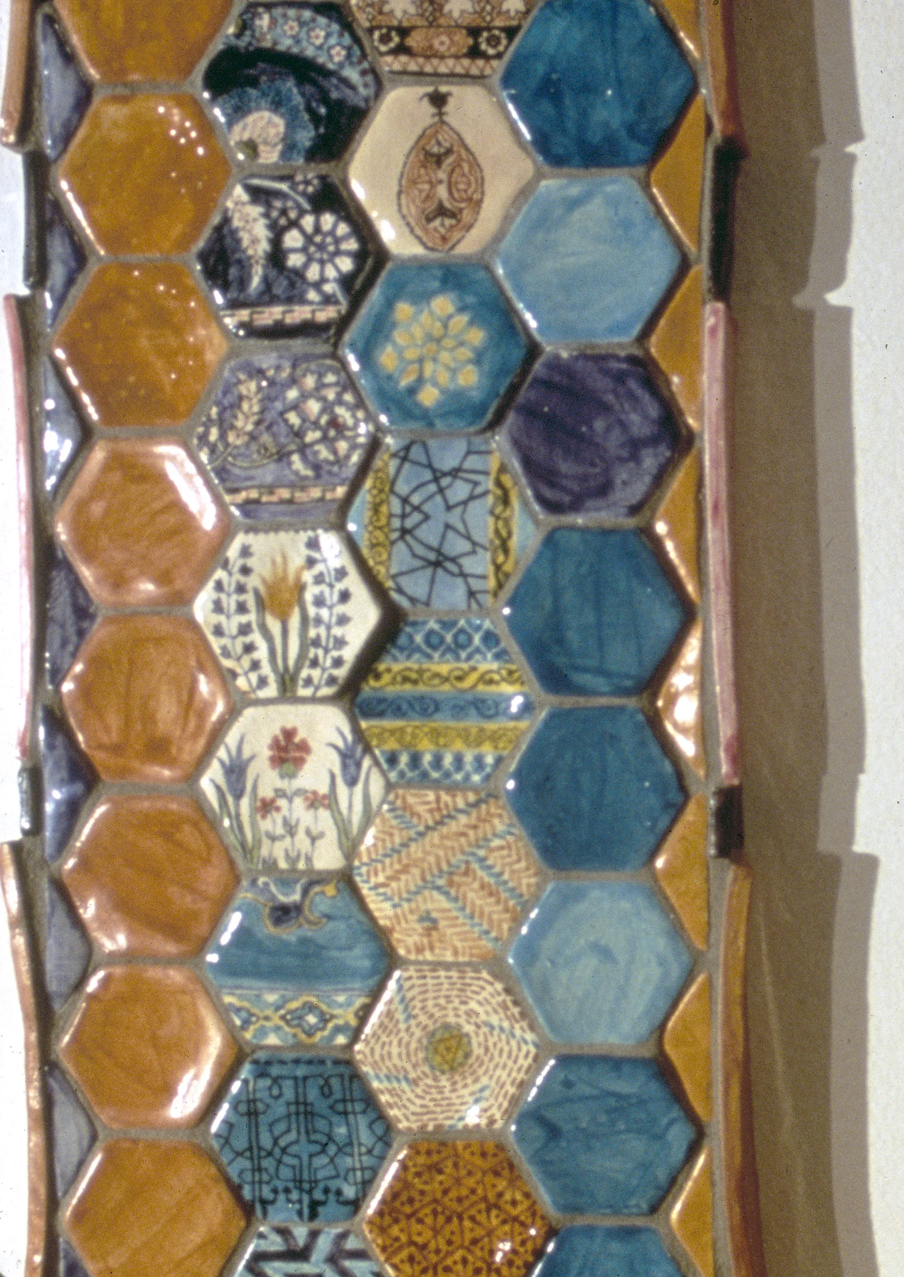 det., pilaster (1 of 25), glazed tiles/wood