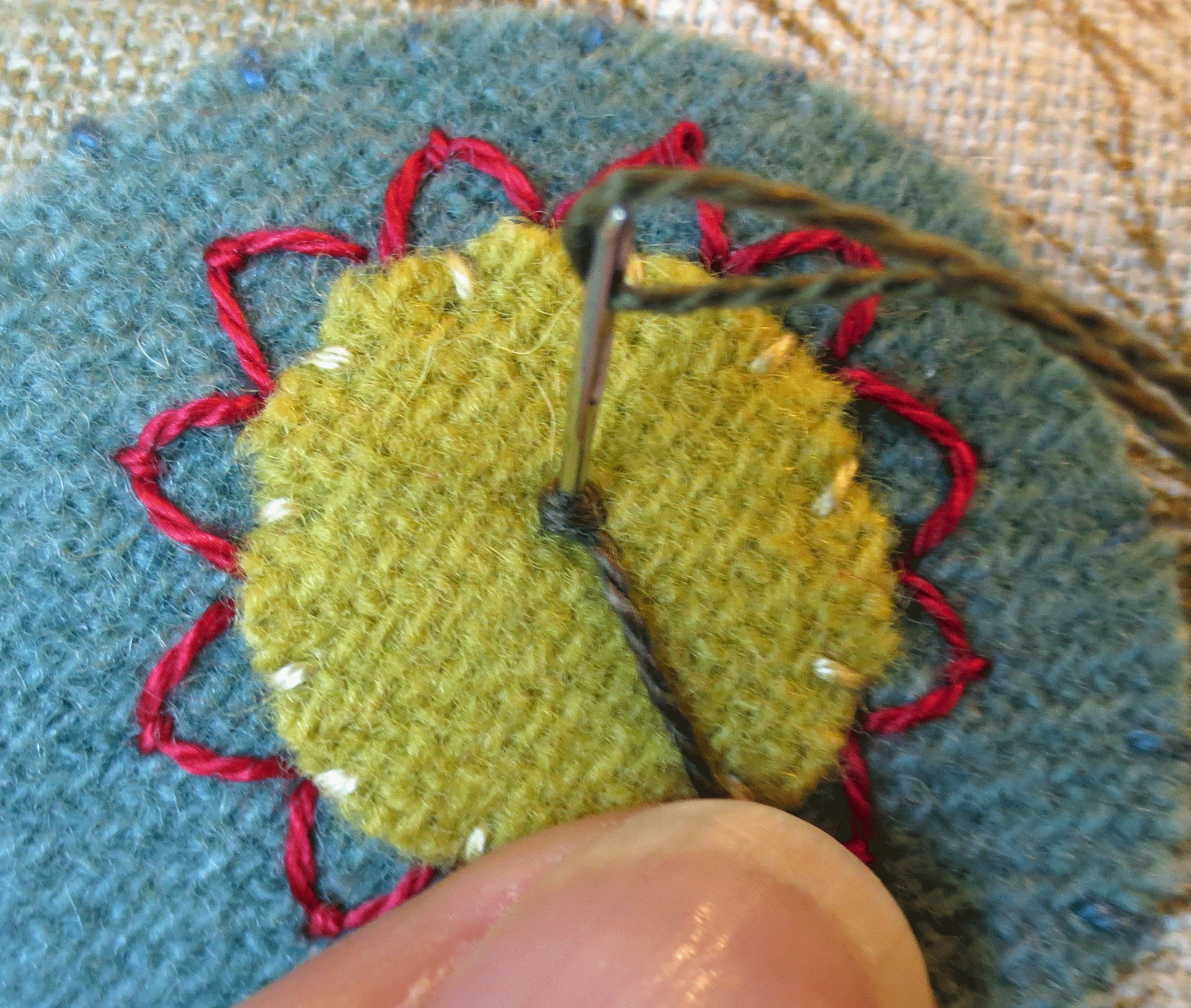 Year-of-the-pig-flower-colonial-knot3-finish.gif