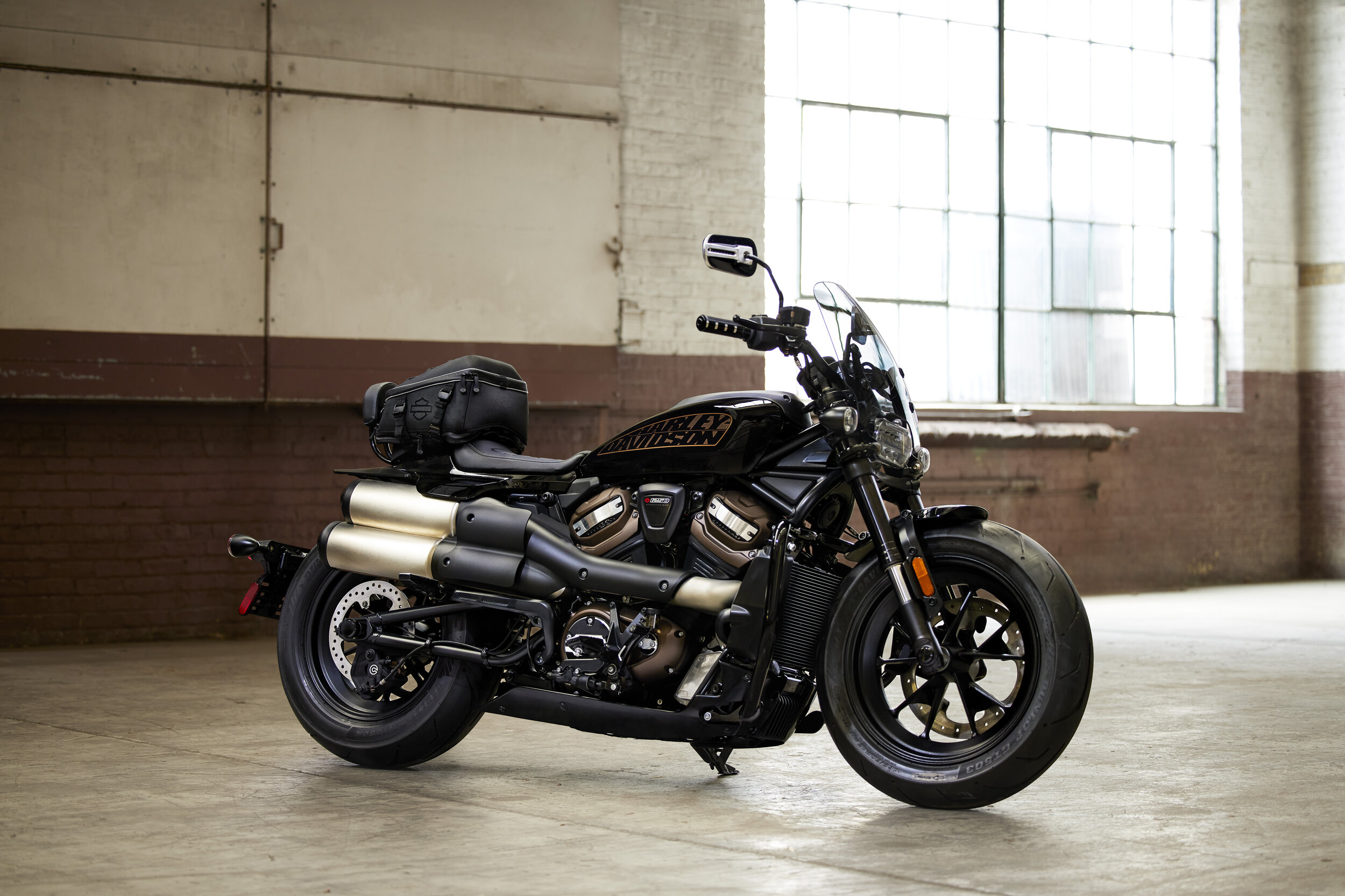 RH1250S_SPORTSTERS_LOC_AUG21.jpg