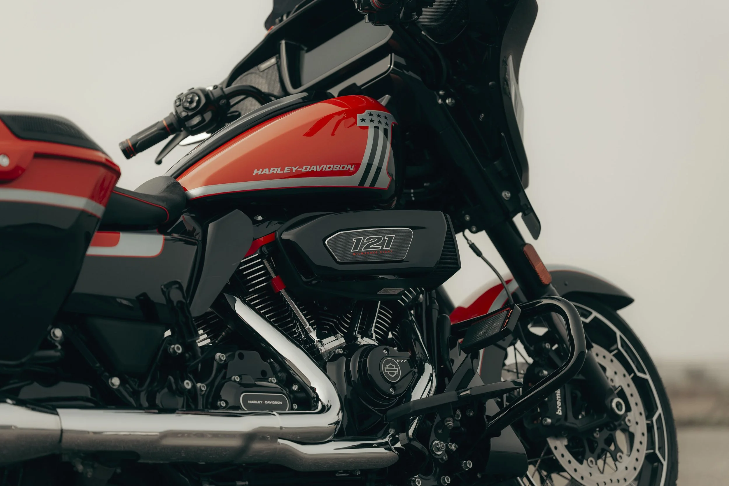 MY24-FLHXSE-DETAILS-0005-BW.jpg
