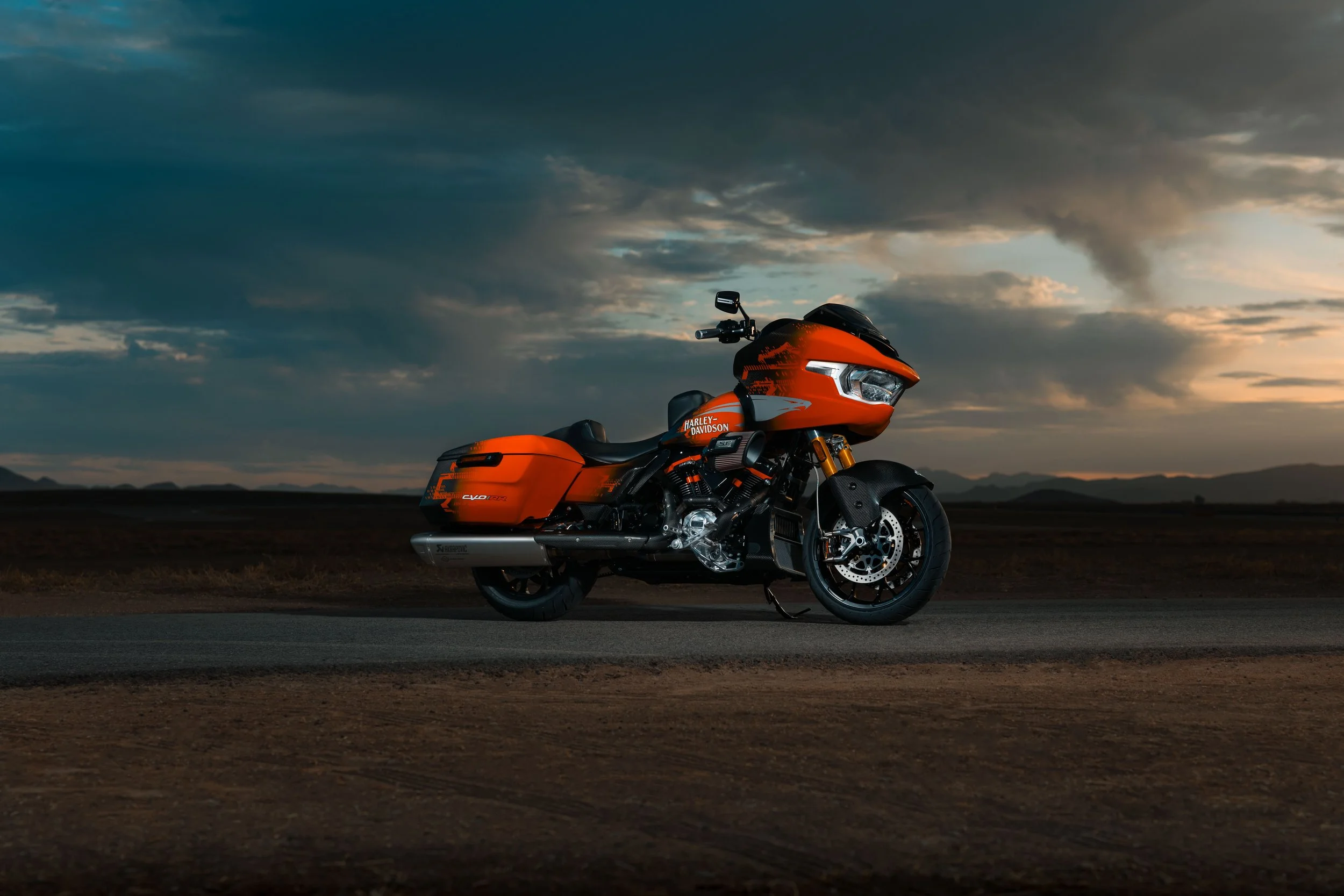 2025-02-101169-FLTRXRRSE_HERO-BW-2120 (1).jpg