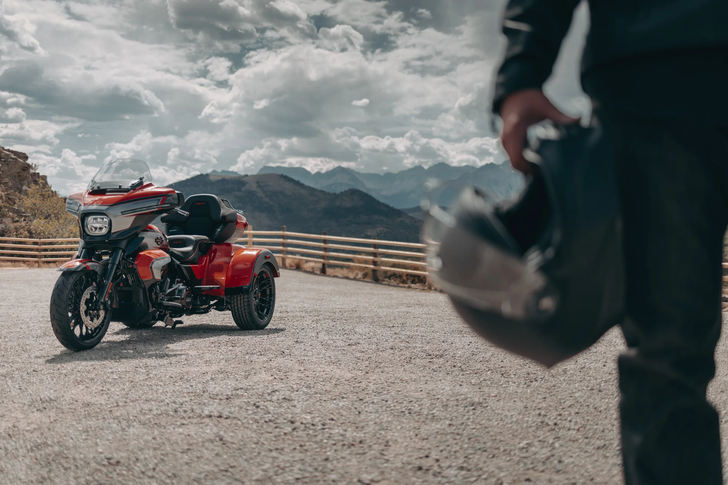 26-flhltse-lifestyle-0700-bwjc copy.jpg