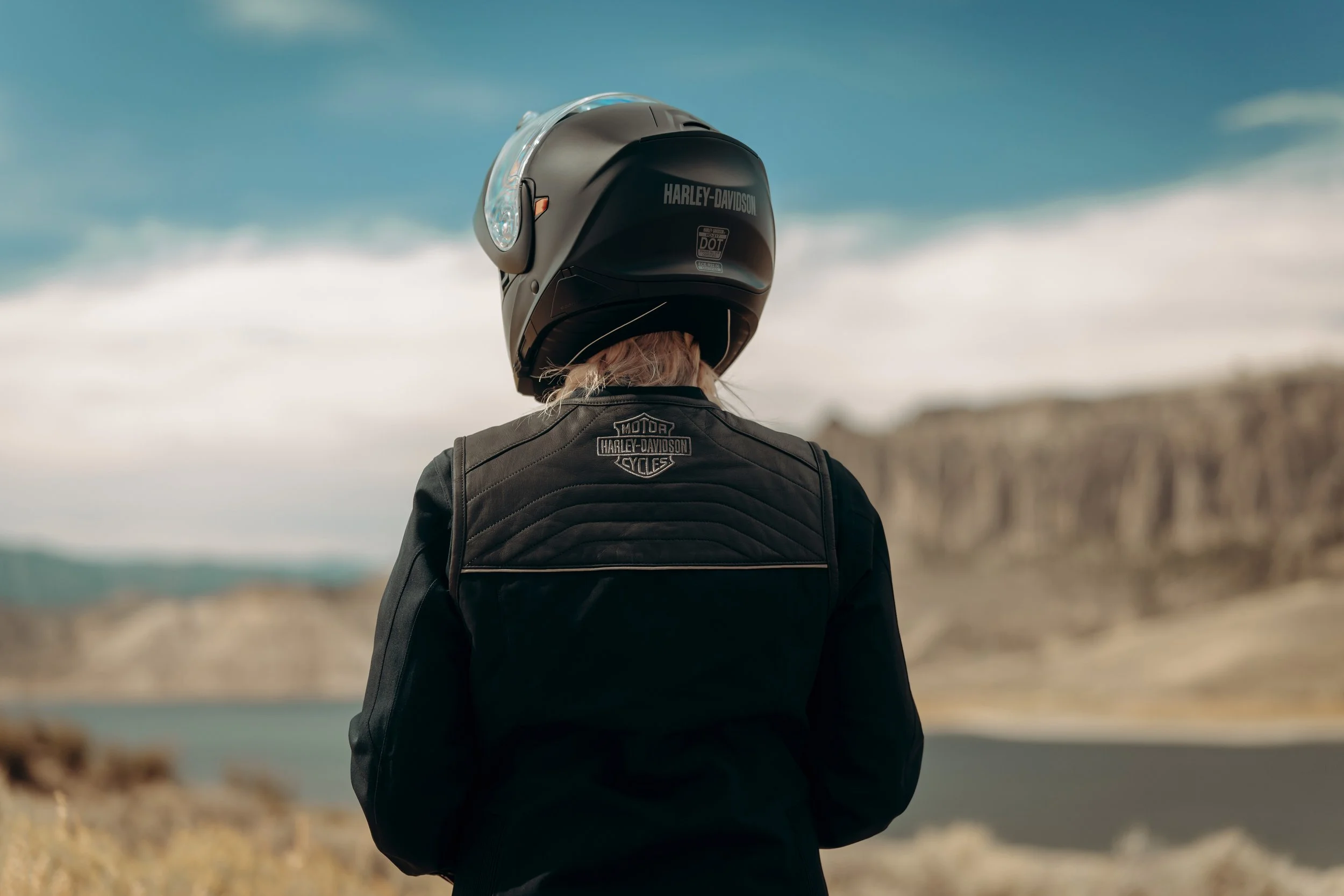 26-flhx-lifestyle-0104-bw copy.jpg