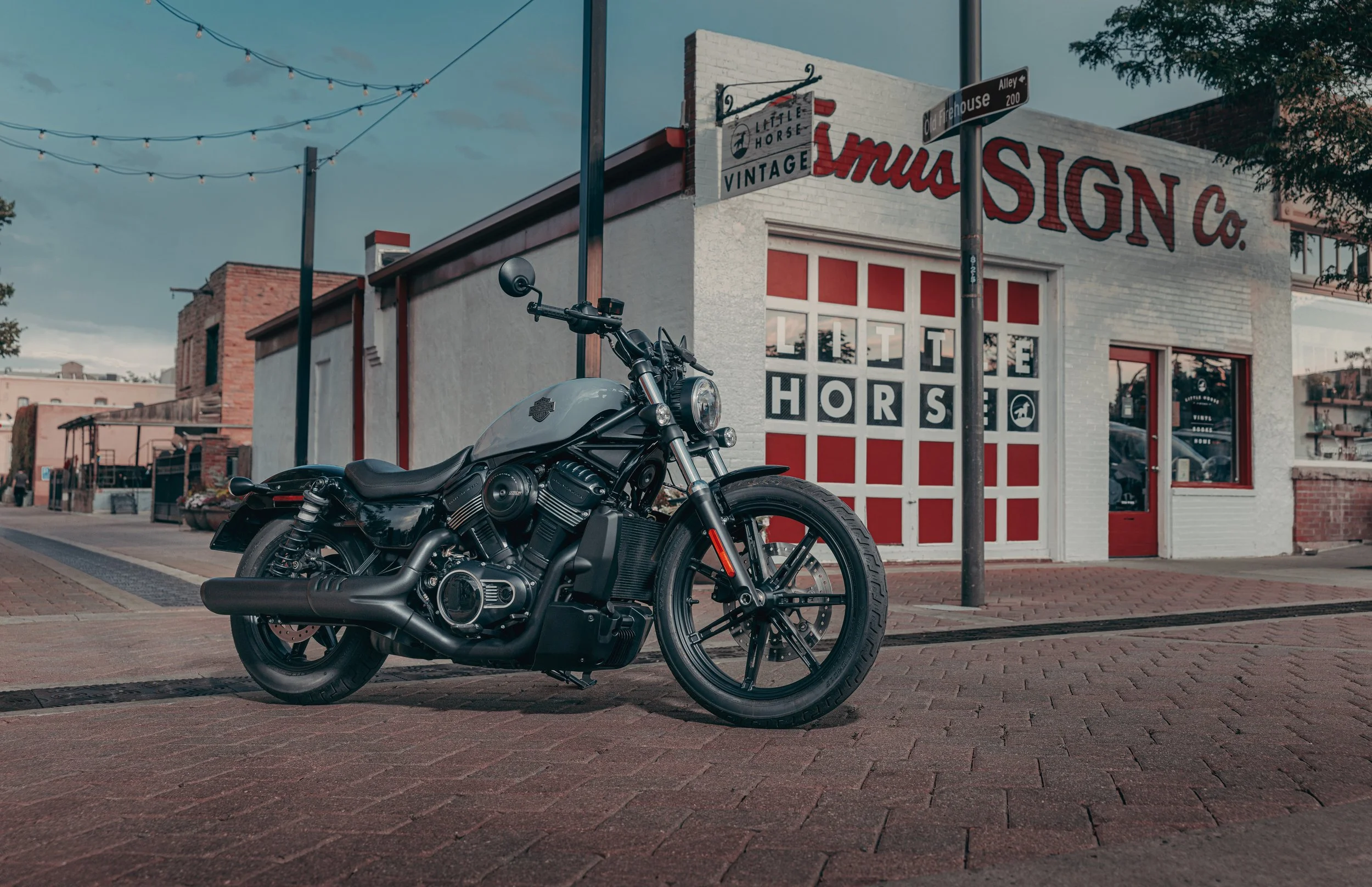 26-rh975-beauty-0127-bw copy.jpg