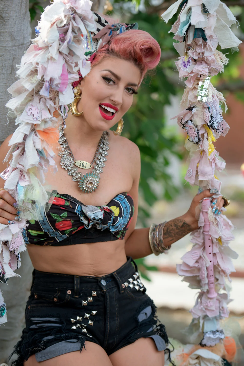 Neon Hitch music video