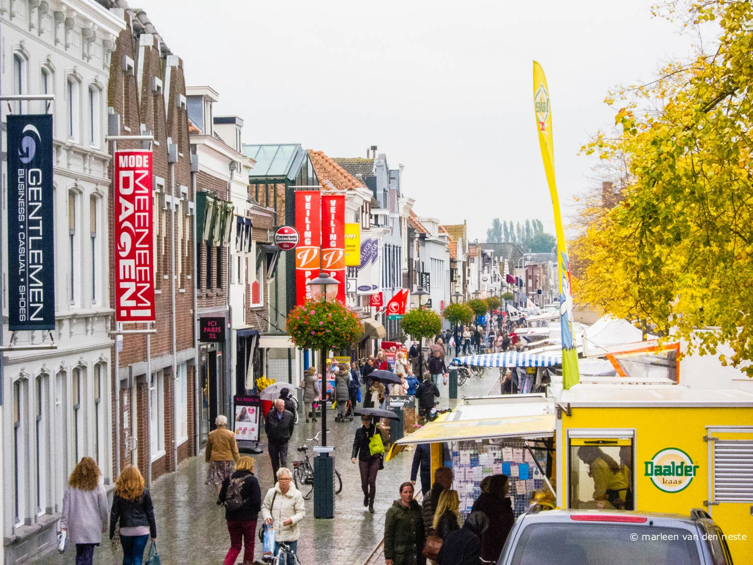 Rainy day during the weekly market in Oud-Beijerland.