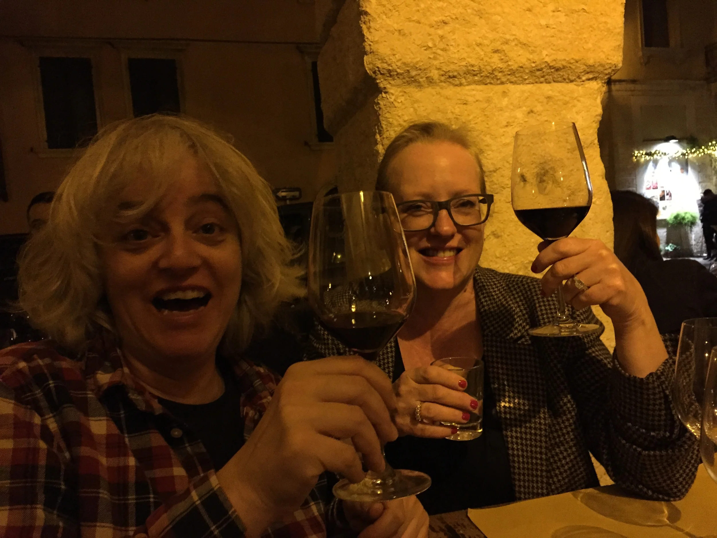  Raising a glass of Valpolicella with Ludovico Fabbri. Osteria Sottoriva, Verona, Italy