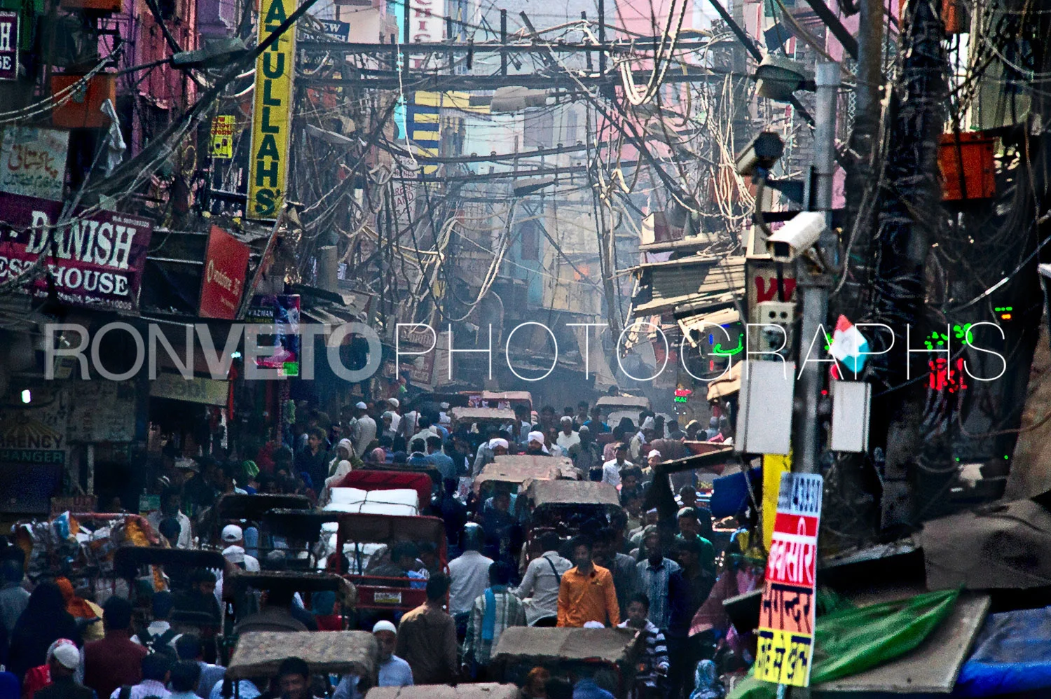 Controlled chaos, New Delhi, India