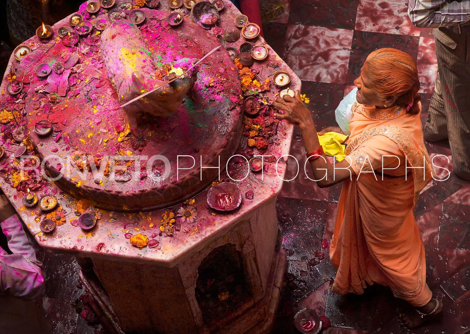 Prayer at Birke Bihari Temple, Vrindavan, India