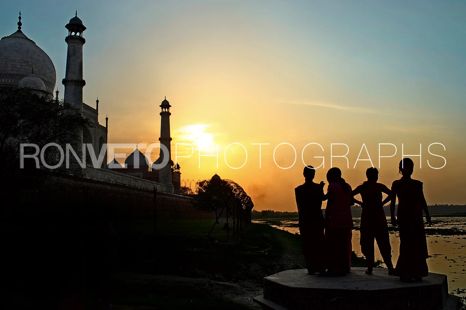 The Taj sunset with friends, India