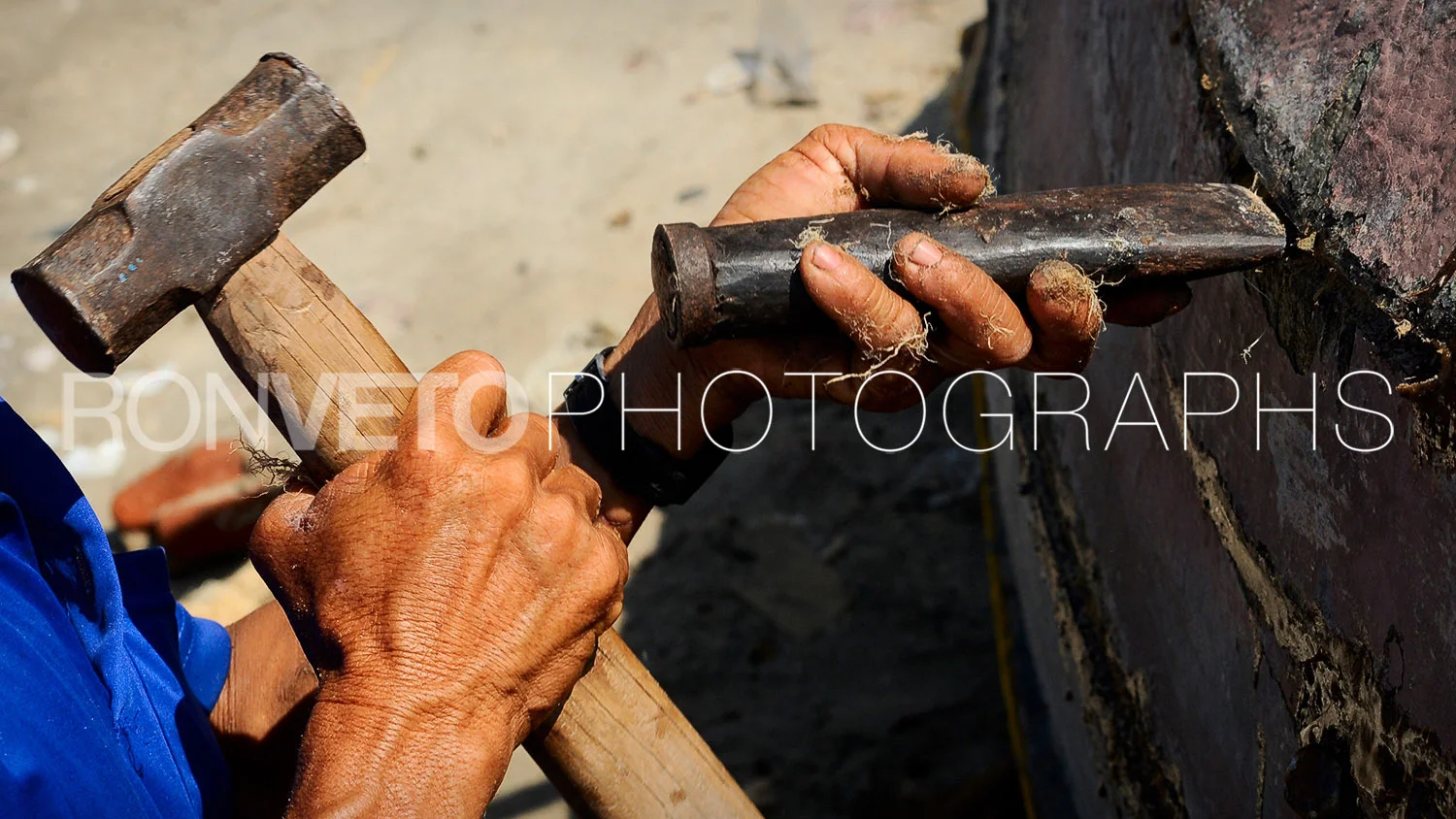 Hand and hammer, Vietnam