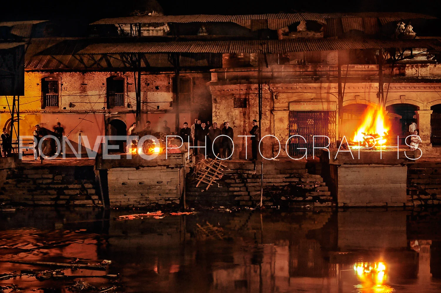 Night cremation, Kathmandu, Nepal