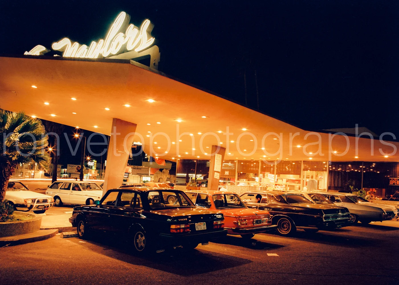 Tiny Naylors drive-in, 1984. Hollywood, Ca.