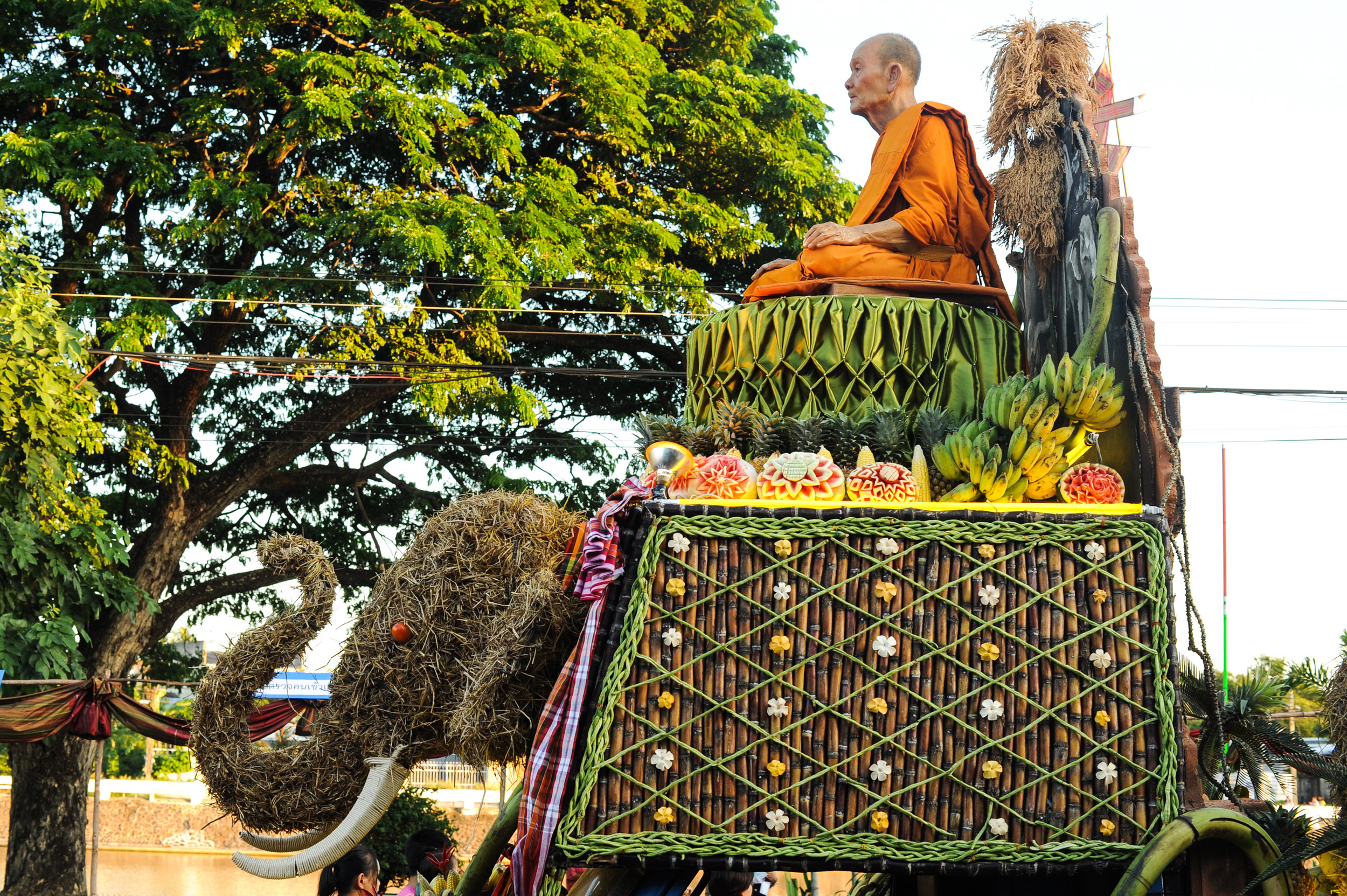 surin monk float 2017.jpg