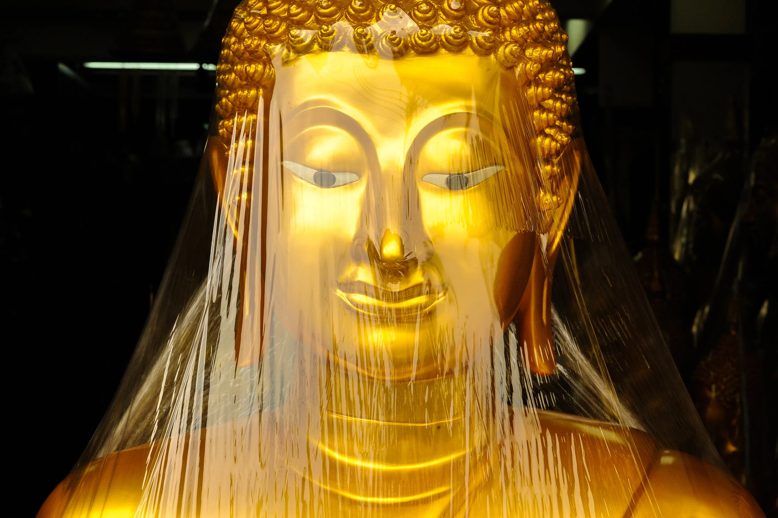 buddha plastic gold close up bangkok 2017_.jpg