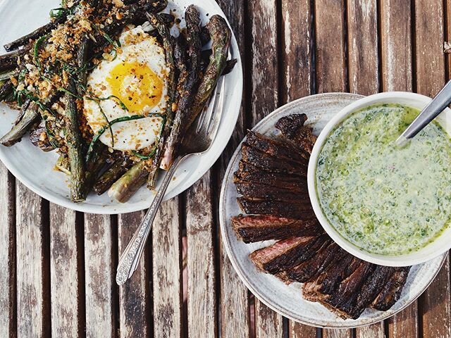Asparagus with Garlic Chives, Egg &amp; Breadcrumbs via @jj__mc&rsquo;s Six Seasons &amp; some grilled skirt steak. This book really jumps to life in spring. #honestmagazine #sixseasons #springproduce #sixseasonssixfeetapart✌️✌🏾✌🏼✌🏿✌🏻✌🏽✌️✌🏾✌🏼✌