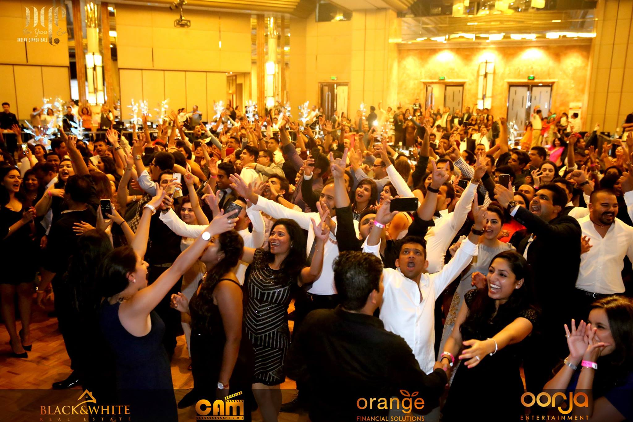 crowd1.jpg