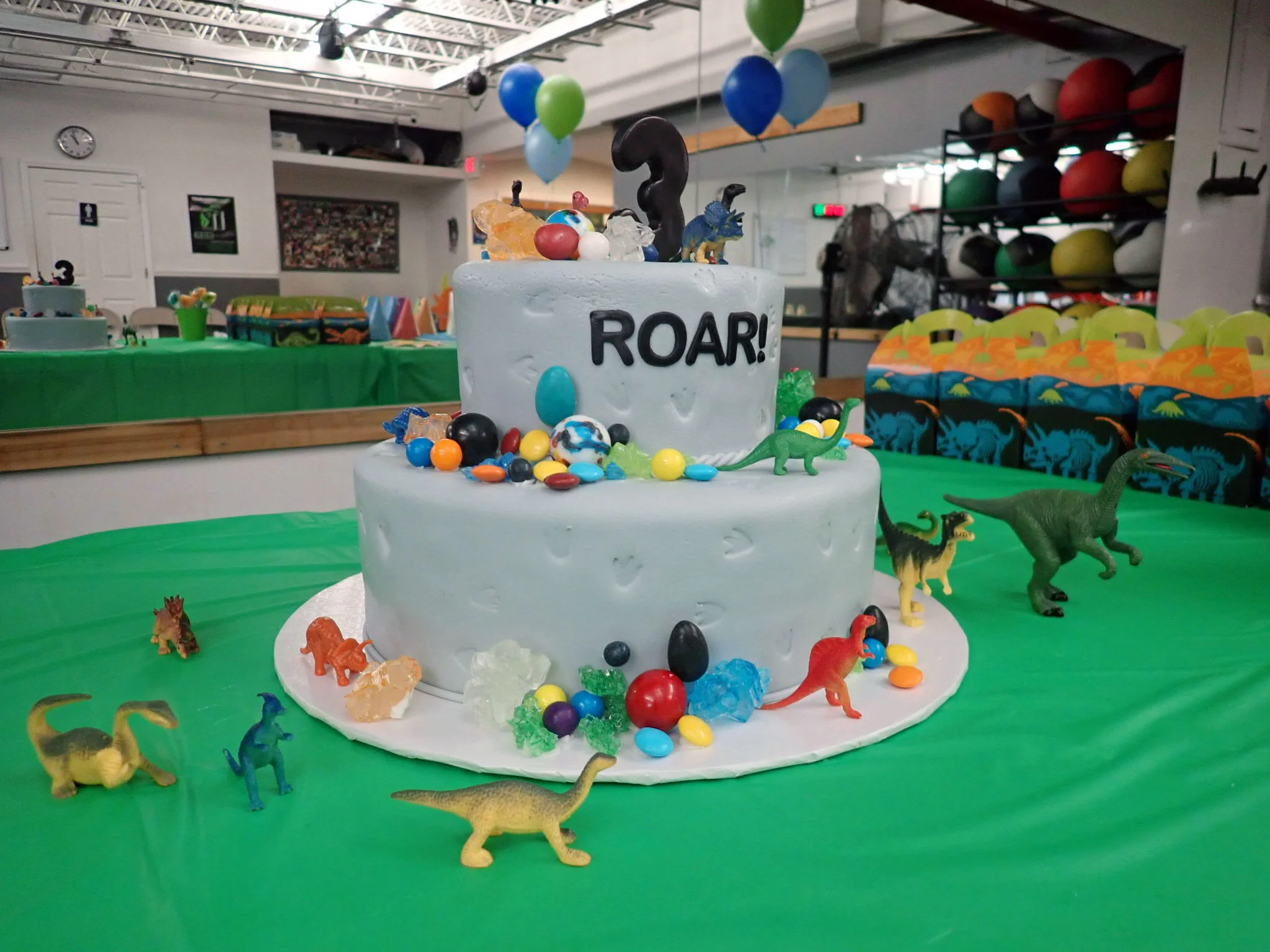 Dinosaur Birthday Cake.jpg