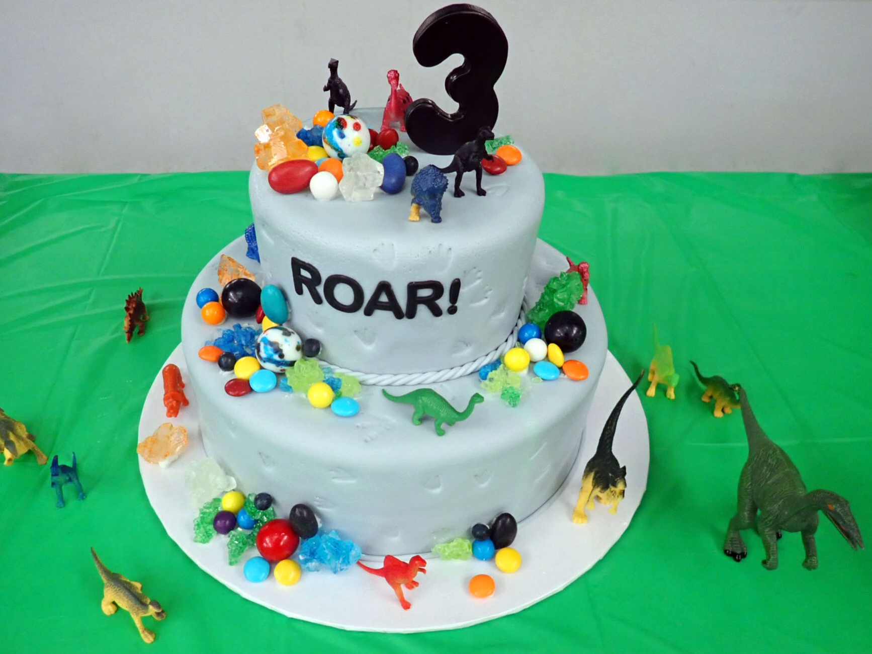 Dinosaur+Birthday+Cake.jpg