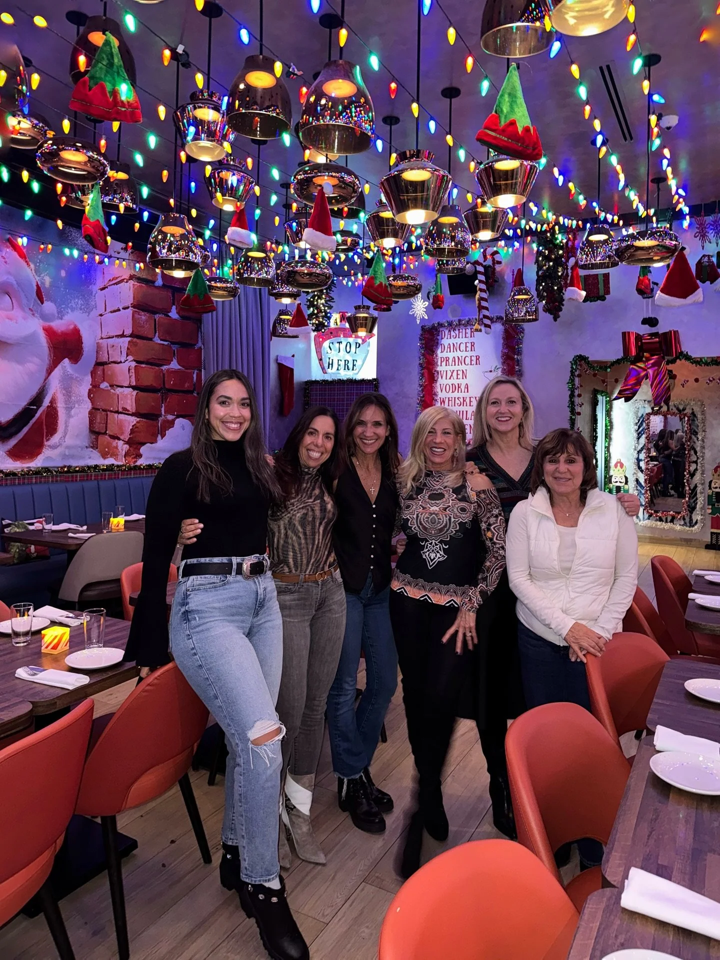 Underrated life hack: older female friendships 

They will teach you some things. You will teach them some things. But most importantly, they will remind you that we really are all just girls living life for the first time.&hearts;️

📍The Bistro @th