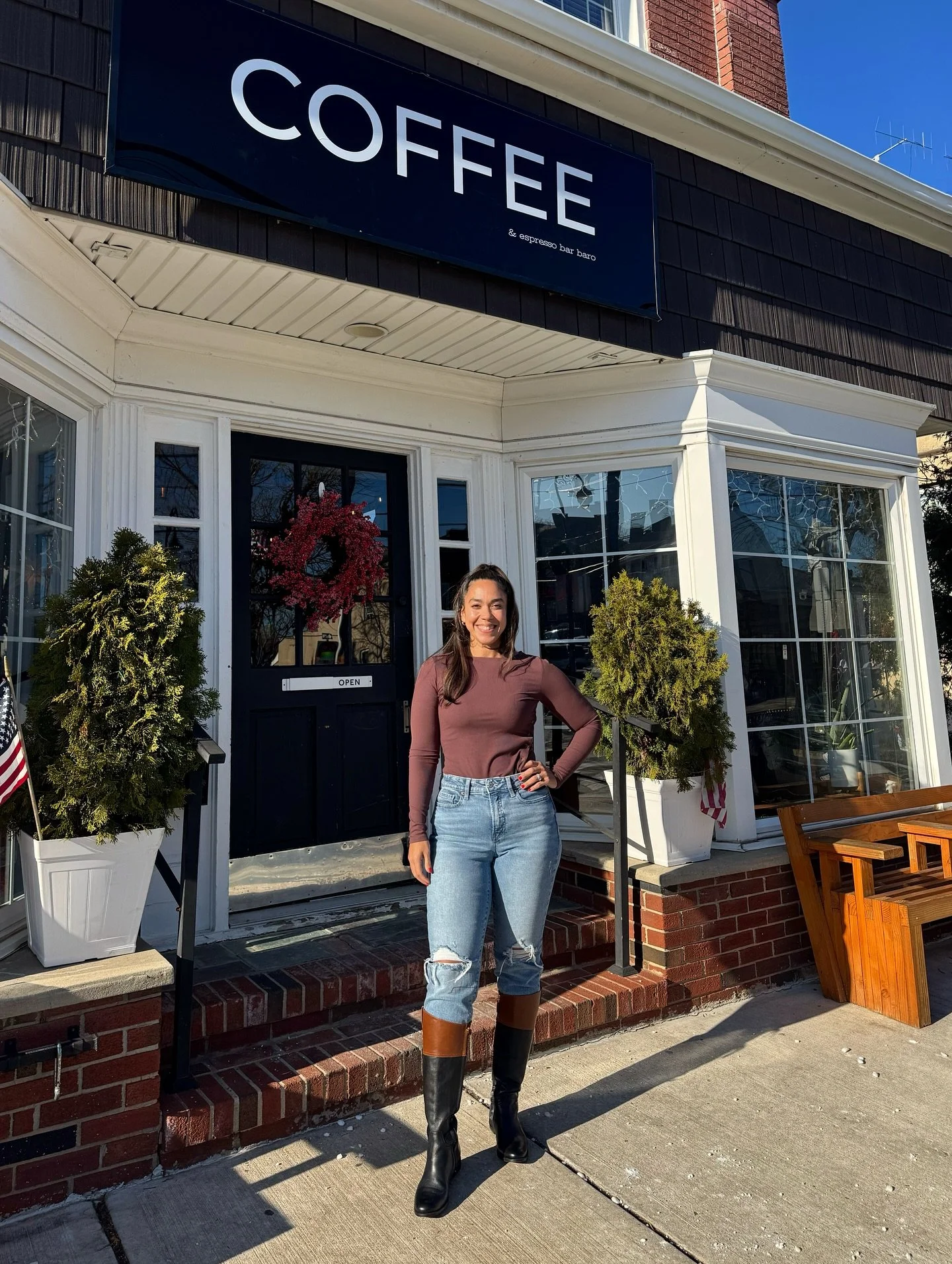 coffee date with the girls🤎

Our kids really know how to pick their friends because I already love these mamacitas! Ohhh, and @mad3moisell3 offered to take my pic without me asking?! I&rsquo;m in love!😭😂🥰

.
.
.
.
.
#momlife #vidademama #latinaco
