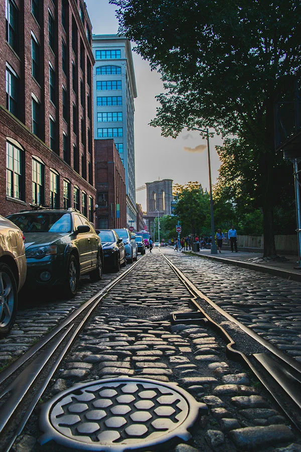 Brooklyn Bridge with railroad.jpg