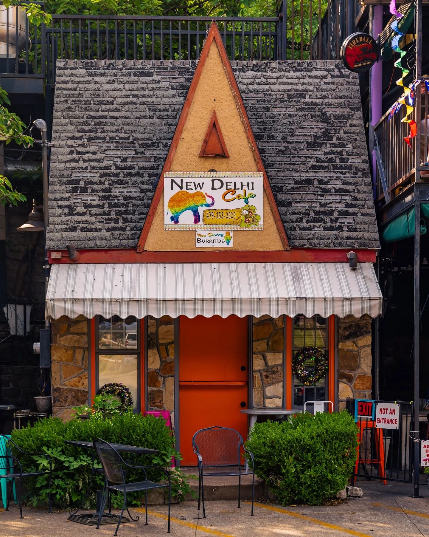 The food at the restaurant was just ok but the building is super cute 🏠 

This was a quick stop, definitely want to go back in town to check out more of the unique buildings!

📍 Eureka Springs, Arkansas