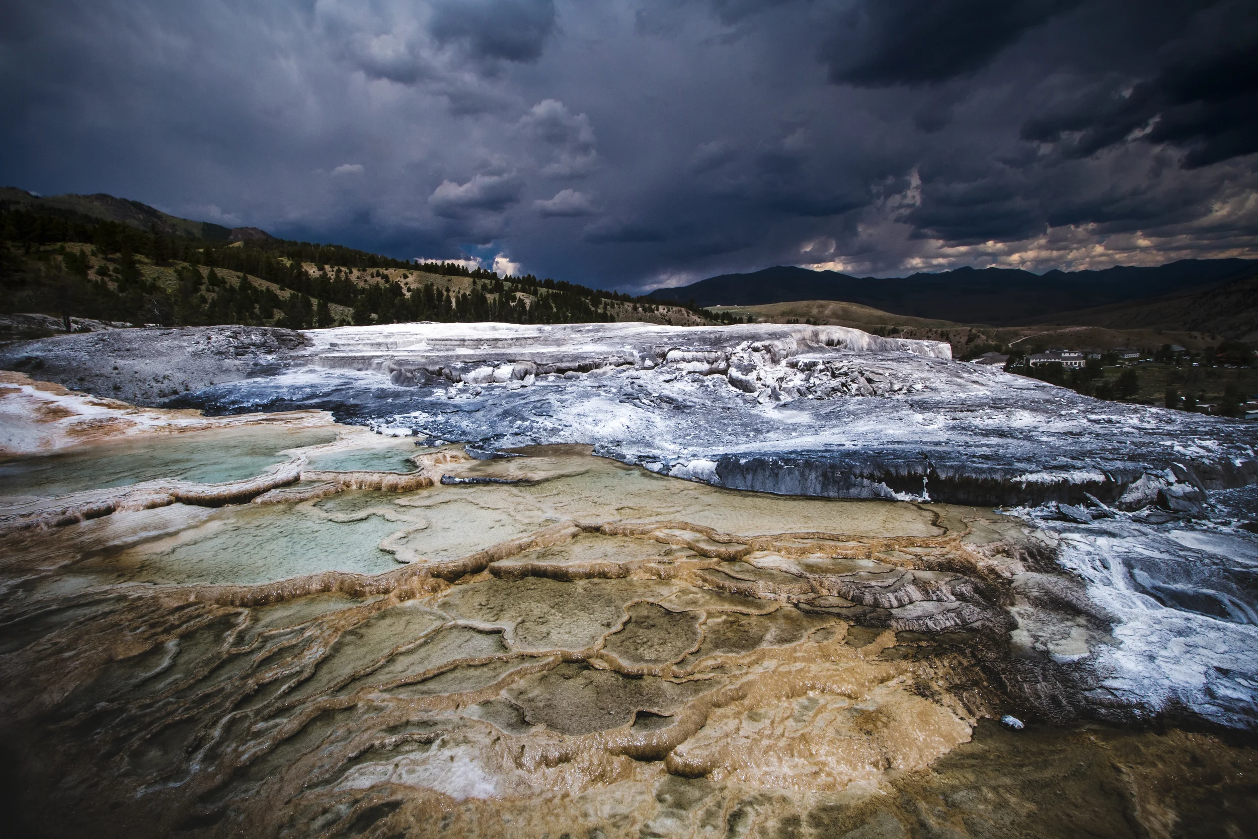 mammothhotsprings.jpg