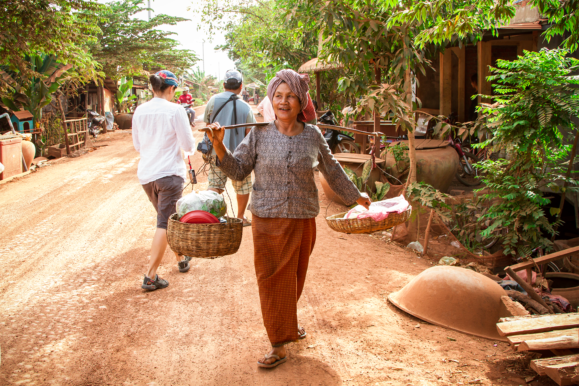 WOMAN_VILLAGE.png