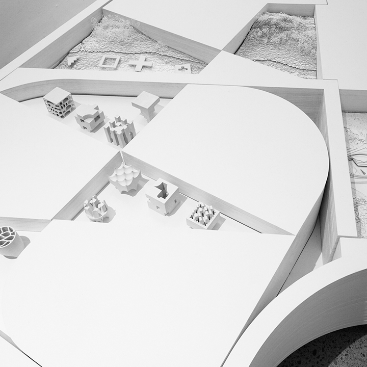 Photo Gallery : MALLEABLE MONUMENTS 