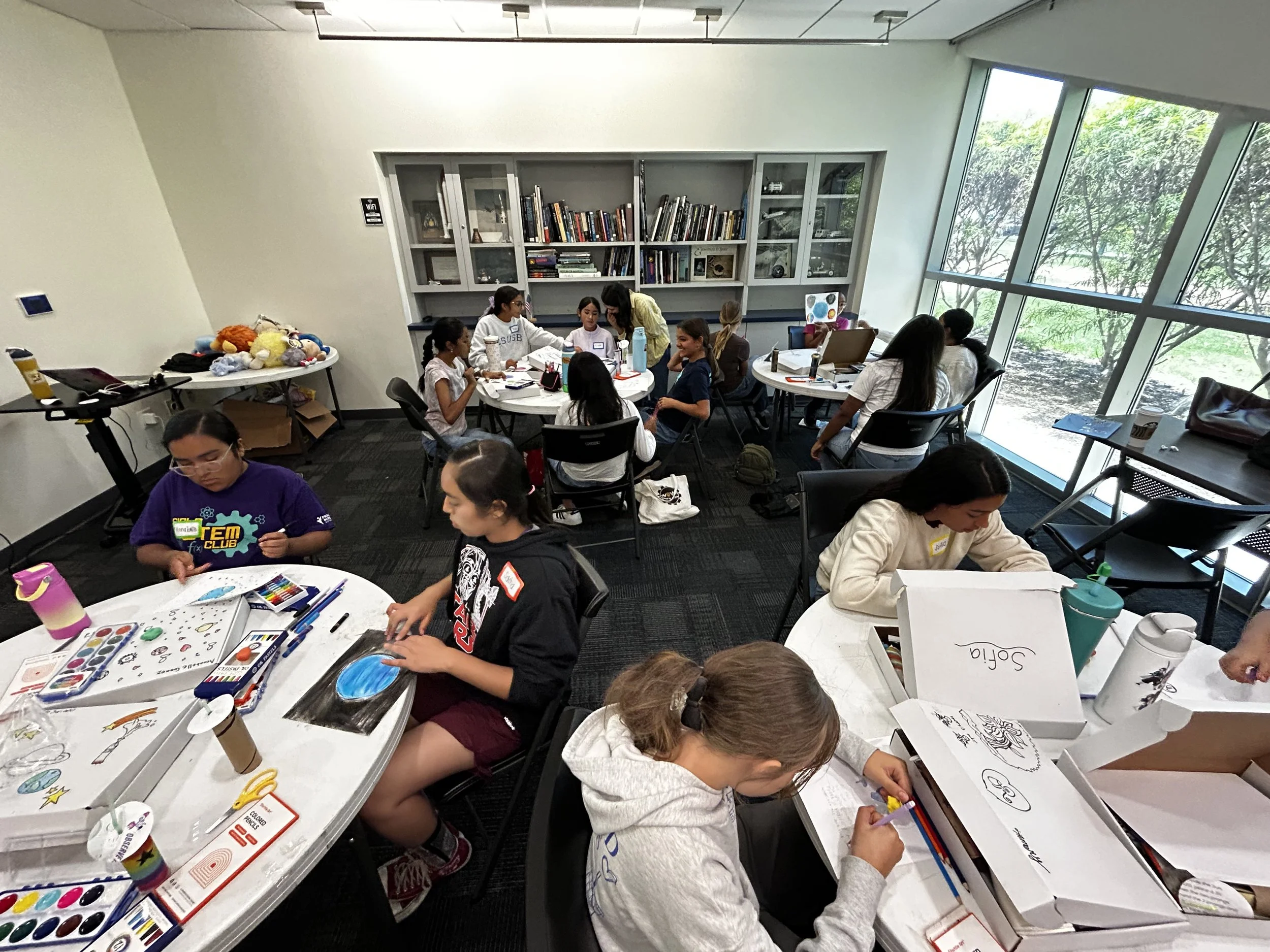 Designing and illustrating exoplanets