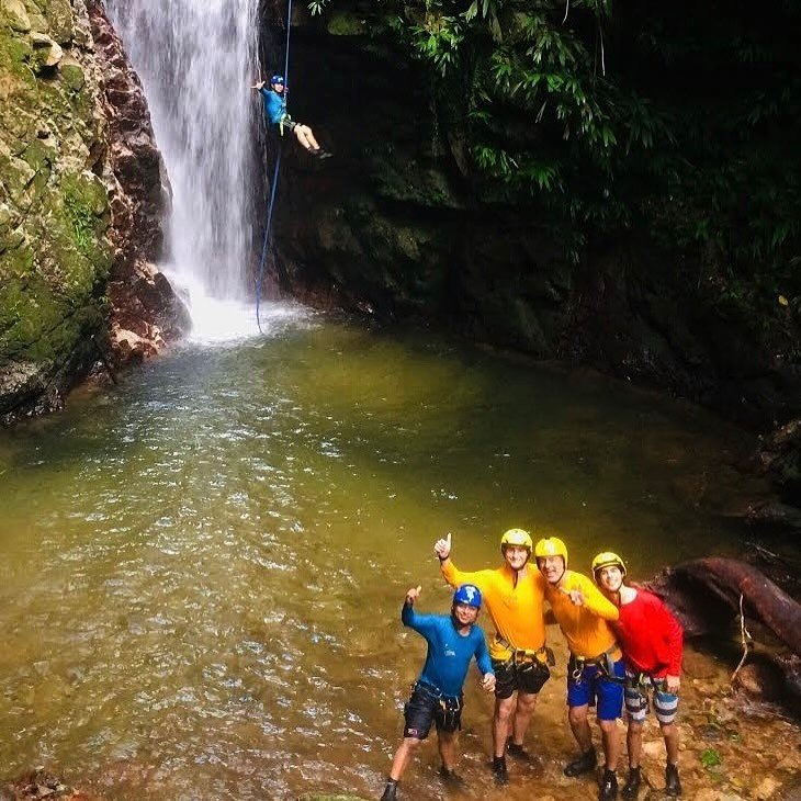 Group adventures @lascascadaslodge #nature #canyon #abseil #barranquismo #rappel #rapel #canionismo
#cursoderapel #adventure #canyoning #canyoning_pictures_instagram
#canyon #canyoneering #canyoningphotography #adventure #naturelovers
#lustforlife #n